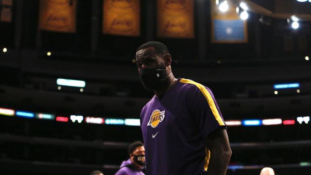 新冠疫情凶猛袭击NBA，恩比德现身说法劝大家谨慎